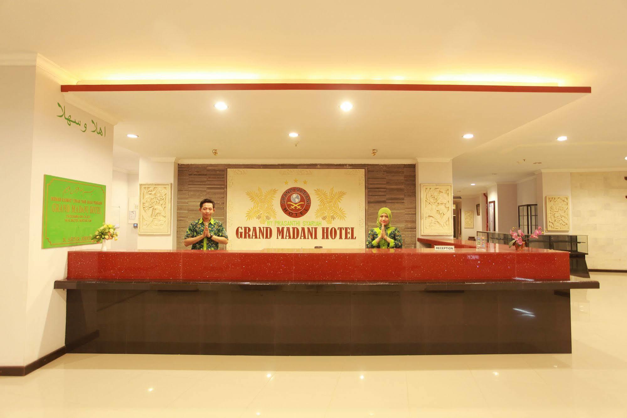 Grand Madani Hotel Mataram Exterior photo